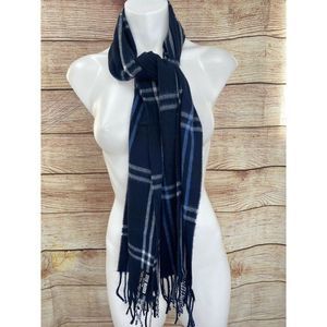 Steve Madden Mid Weight Cozy grey blue white Plaid Muffler Scarf